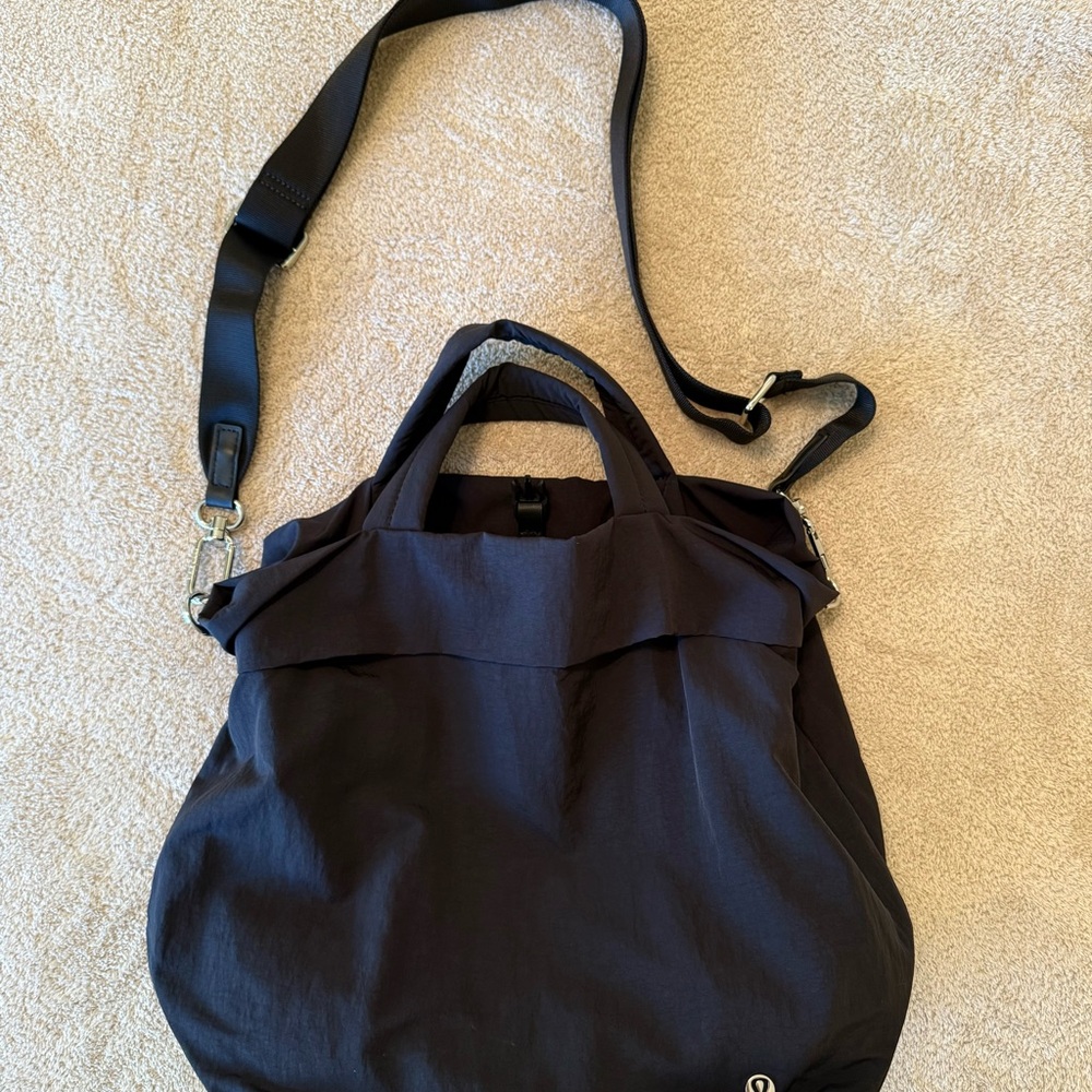 SOLD- Lululemon On My Level Bag 2.0 19L